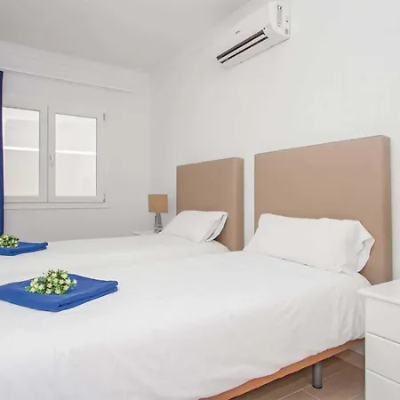 Playa Blanca Sleeps 6 Air Con Wifi *
