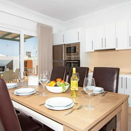 Playa Blanca Sleeps 6 Air Con Wifi *